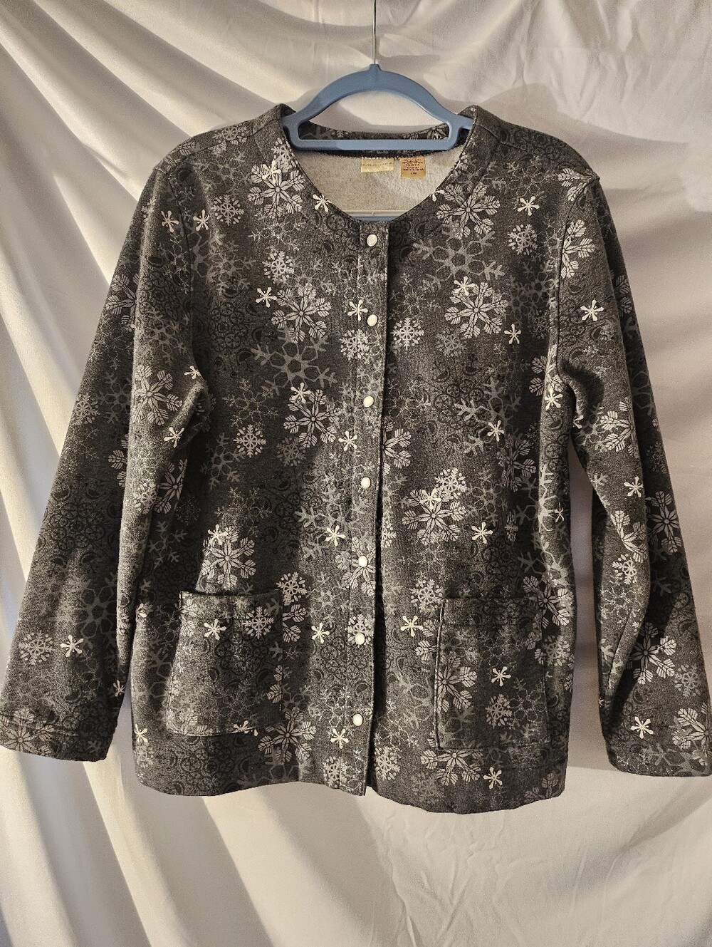 Covington Snowflake Snap Sweater Front Pockets Lg Black White Silver Grey Sparkl